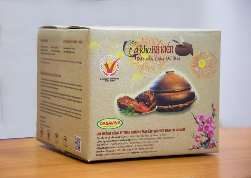 Cá bỏ vào hộp để vận chuyển và làm quà biếu