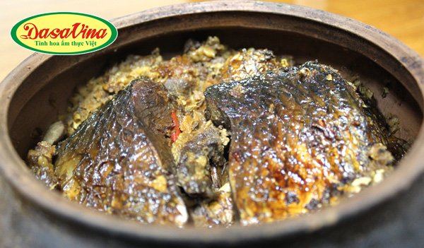 Niêu cá kho làng Vũ Đại đầy ắp